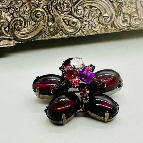 Vintage Purple Rhinestone Flower Brooch - Picture 6 of 8